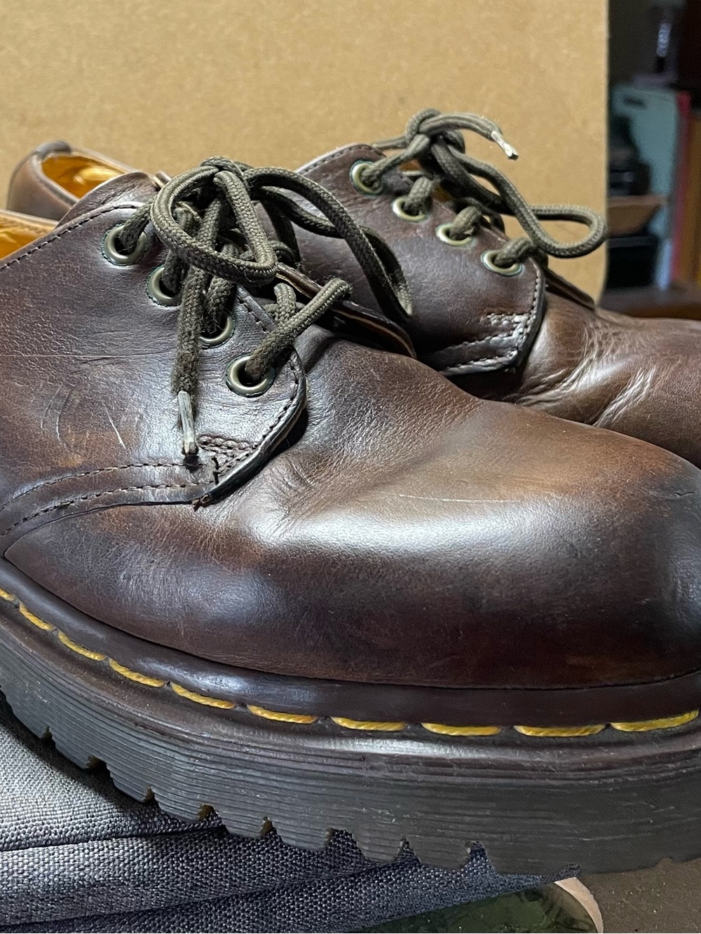 Vintage Dr. Martens made in England Men's Brown Leather Lace-Up Shoes size 6